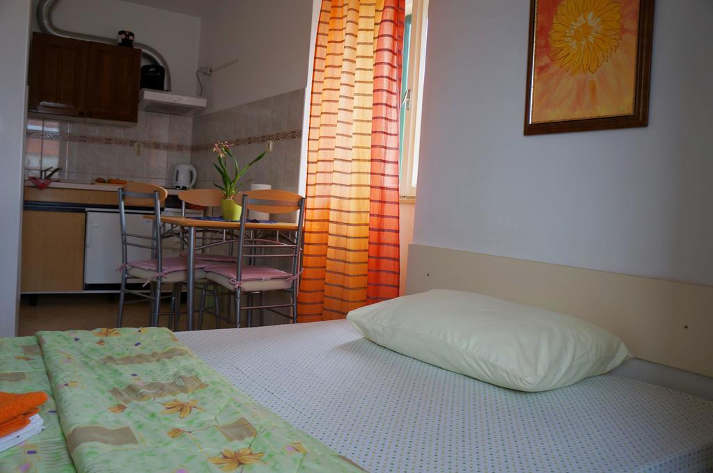 Kamena Apartment & Studio ماكارسكا المظهر الخارجي الصورة